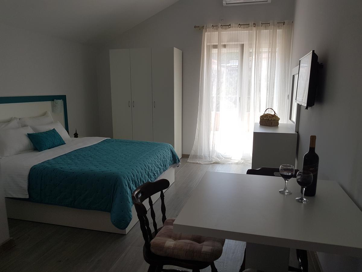 בודווה Apartments And Rooms Lijesevic מראה חיצוני תמונה