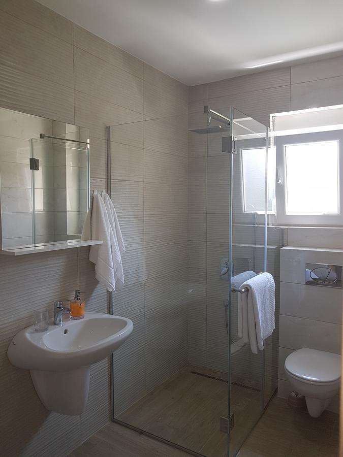 בודווה Apartments And Rooms Lijesevic מראה חיצוני תמונה