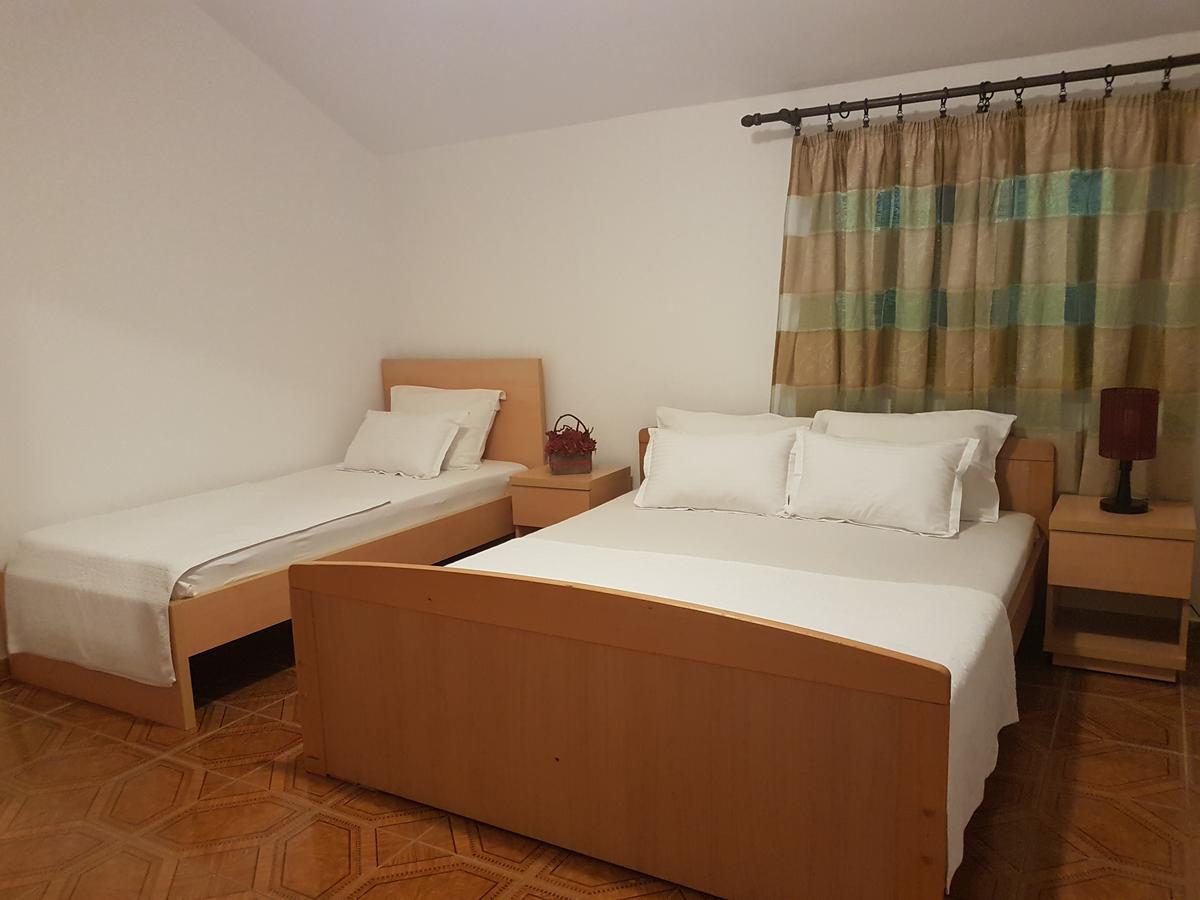בודווה Apartments And Rooms Lijesevic מראה חיצוני תמונה